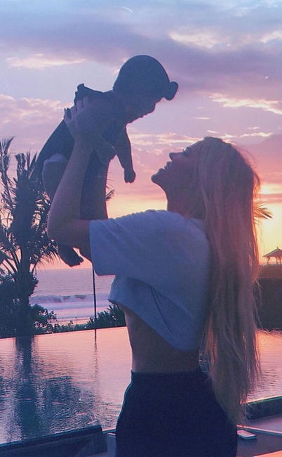 Kardashian Family Social Media Posts, Instagram